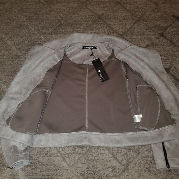 NWT Women's Suede Jacket - Picture 3 of 3